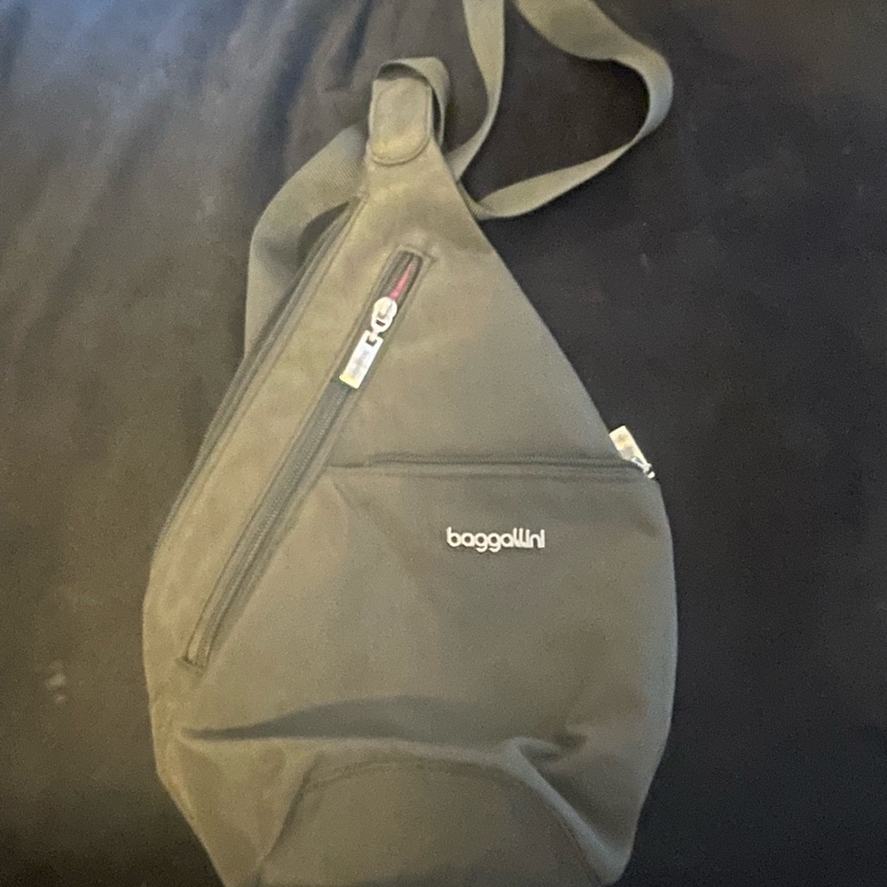 Baggallini Black Belt Bag Sleek and Functional